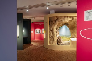 Einblick in die Gene-Ausstellung. Einblick in die Gene-Ausstellung.